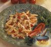 Фото к рецепту: Макароны, запеченные с творогом и сухариками